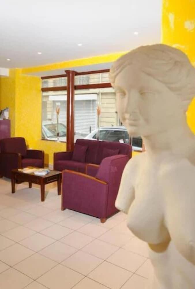 ホテル プリンタニア ポルト ド ヴェルサイユ パリ エクステリア 写真