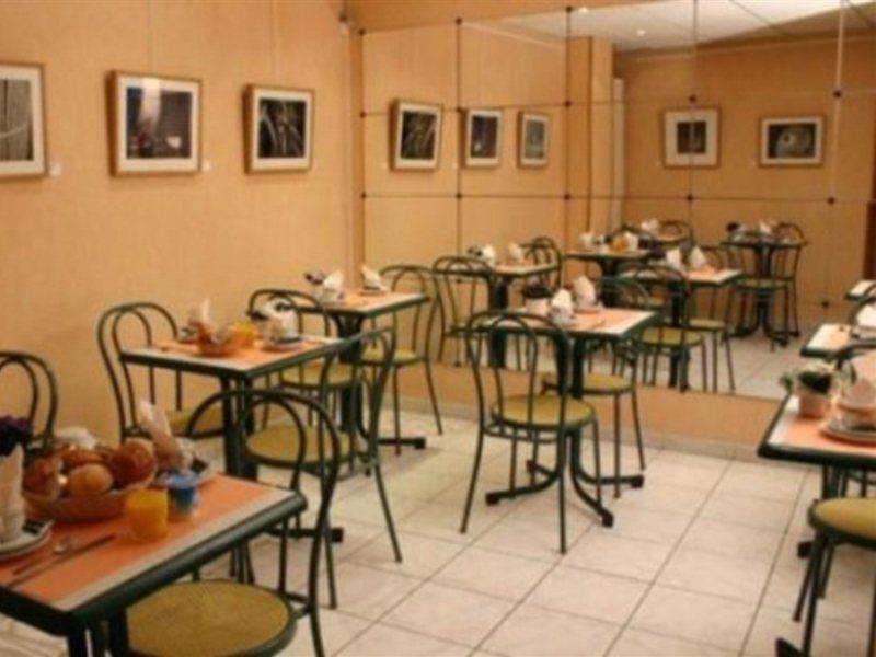 ホテル プリンタニア ポルト ド ヴェルサイユ パリ エクステリア 写真